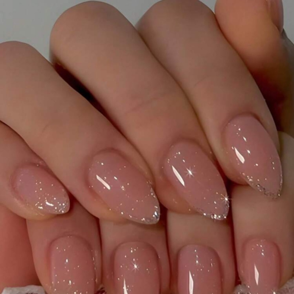 Elegant Nude Glitter Manicure